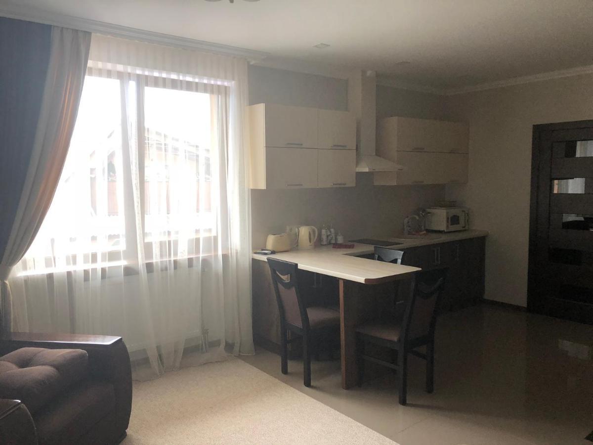 Adele Apartment Mizhhirya  ภายนอก รูปภาพ