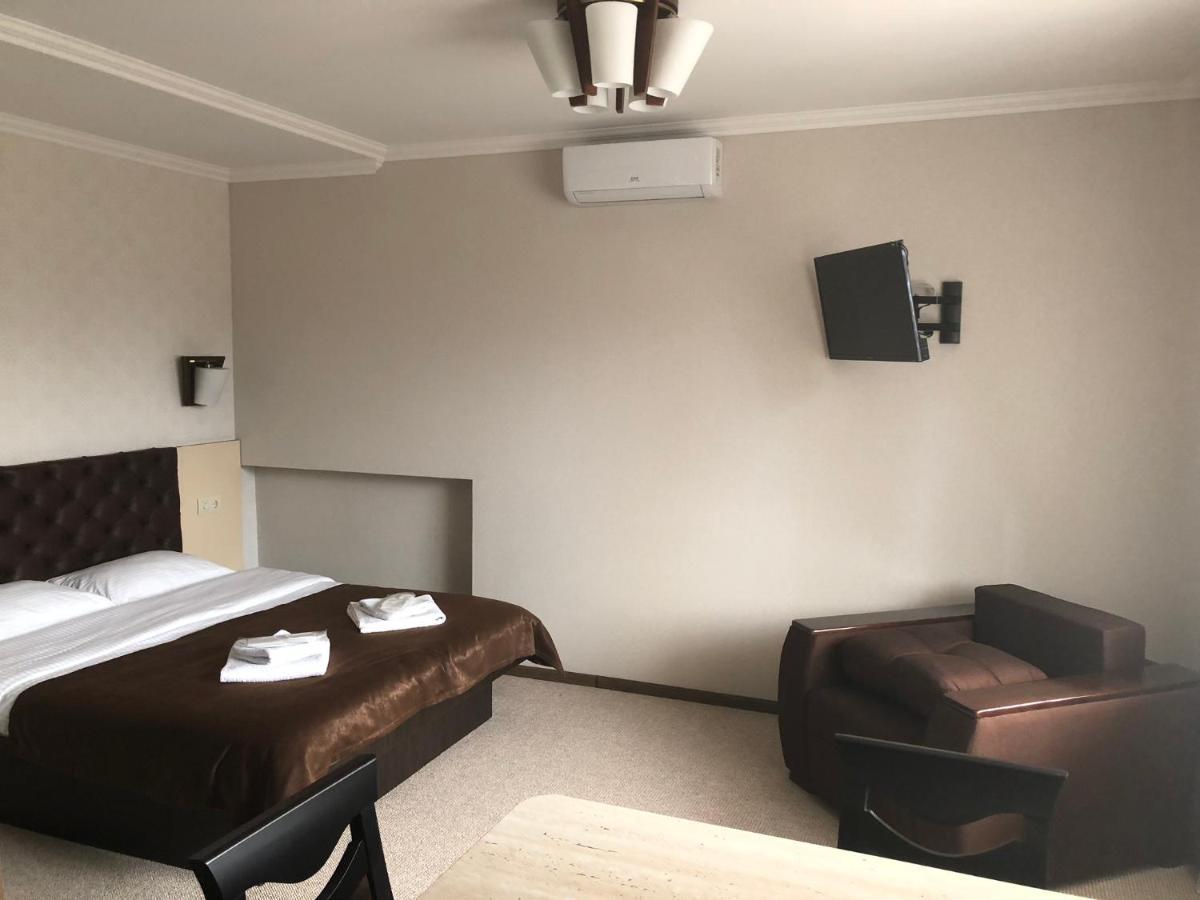 Adele Apartment Mizhhirya  ภายนอก รูปภาพ