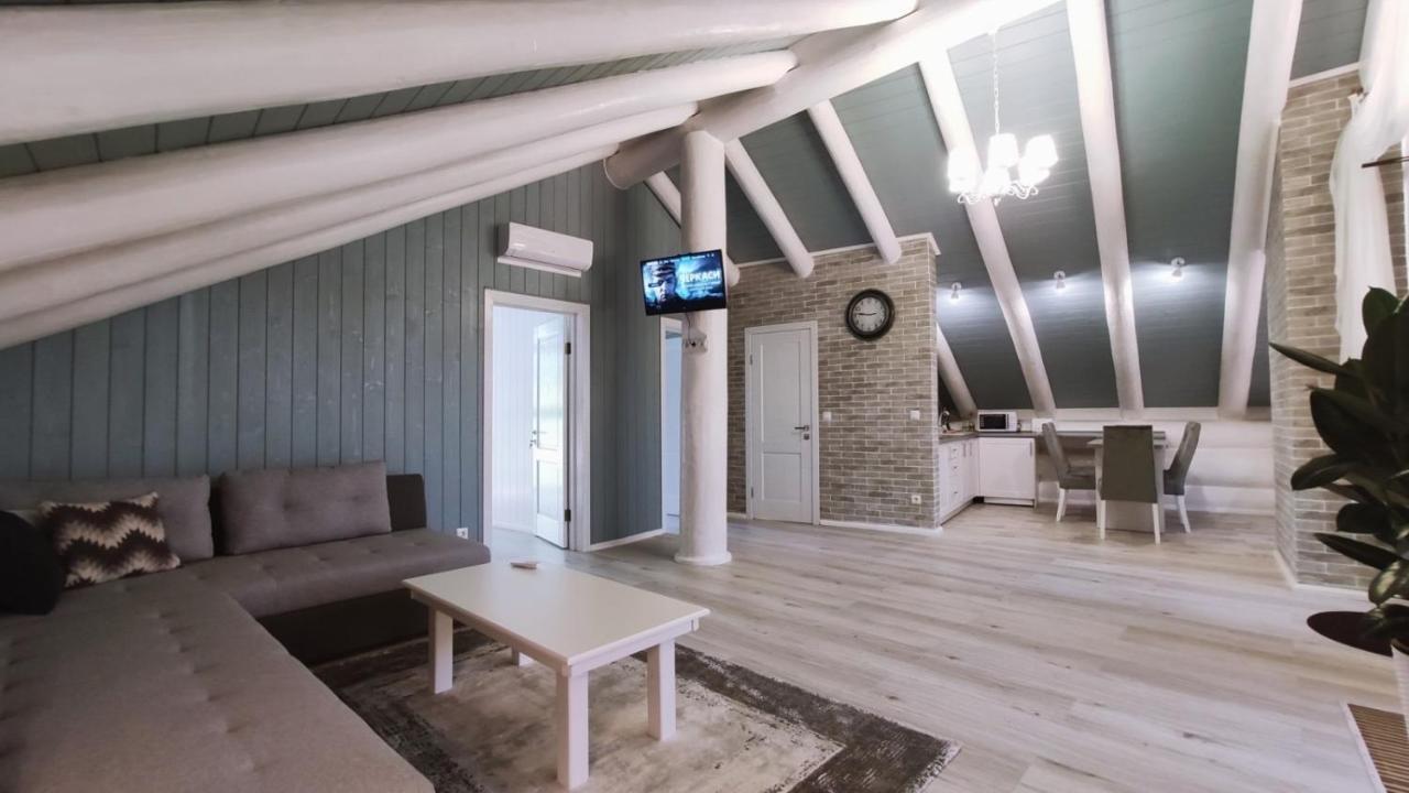 Adele Apartment Mizhhirya  ภายนอก รูปภาพ