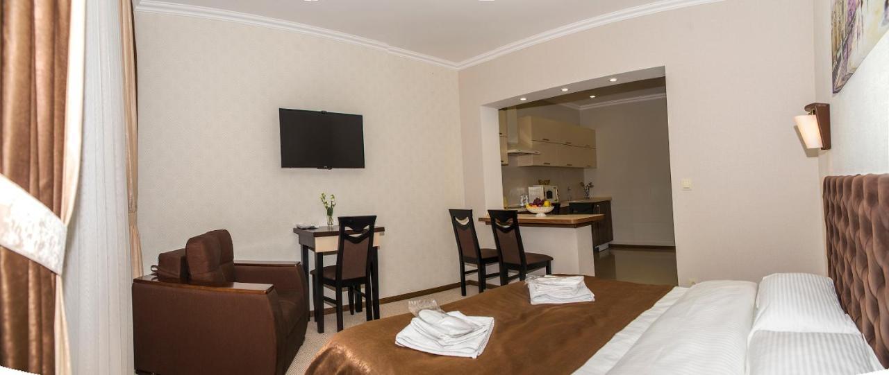 Adele Apartment Mizhhirya  ภายนอก รูปภาพ