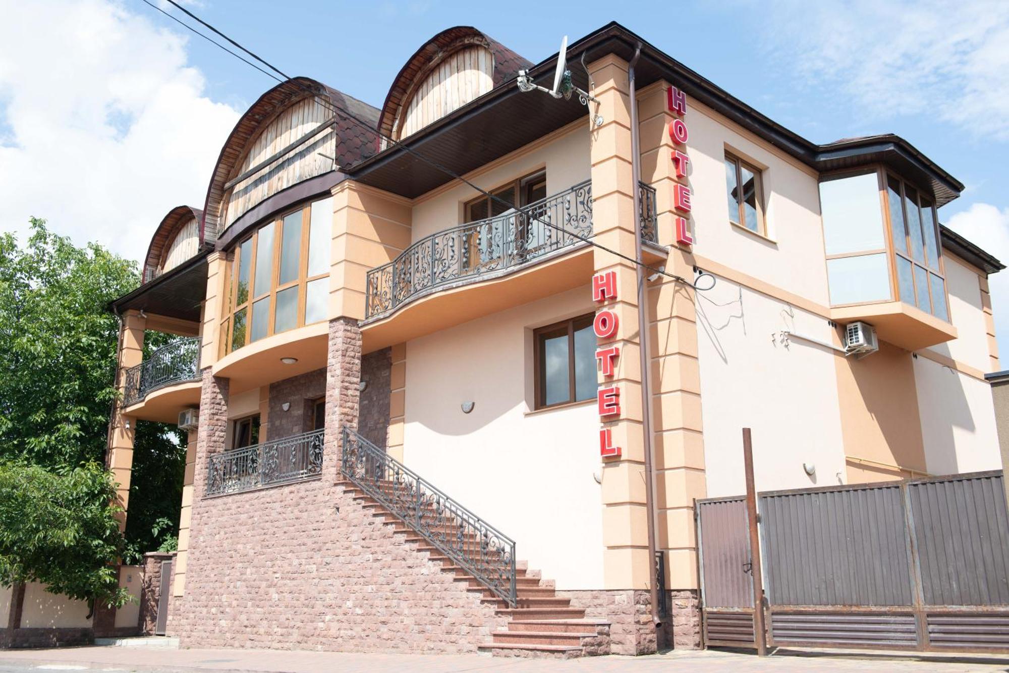 Adele Apartment Mizhhirya  ภายนอก รูปภาพ