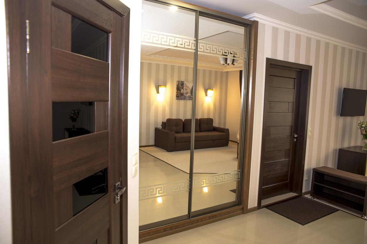 Adele Apartment Mizhhirya  ภายนอก รูปภาพ