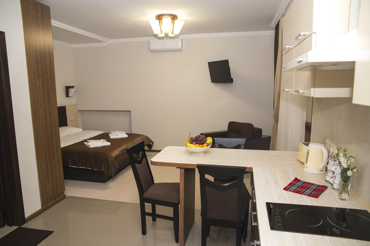 Adele Apartment Mizhhirya  ภายนอก รูปภาพ